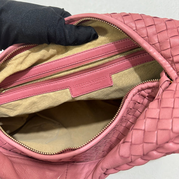 Bottega Veneta Veneta Hobo Medium Coral Intrecciato Leather Bag