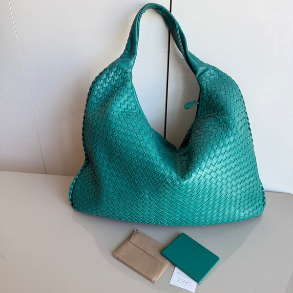 Bottega Veneta Veneta Hobo Maxi Green Intrecciato Leather Bag