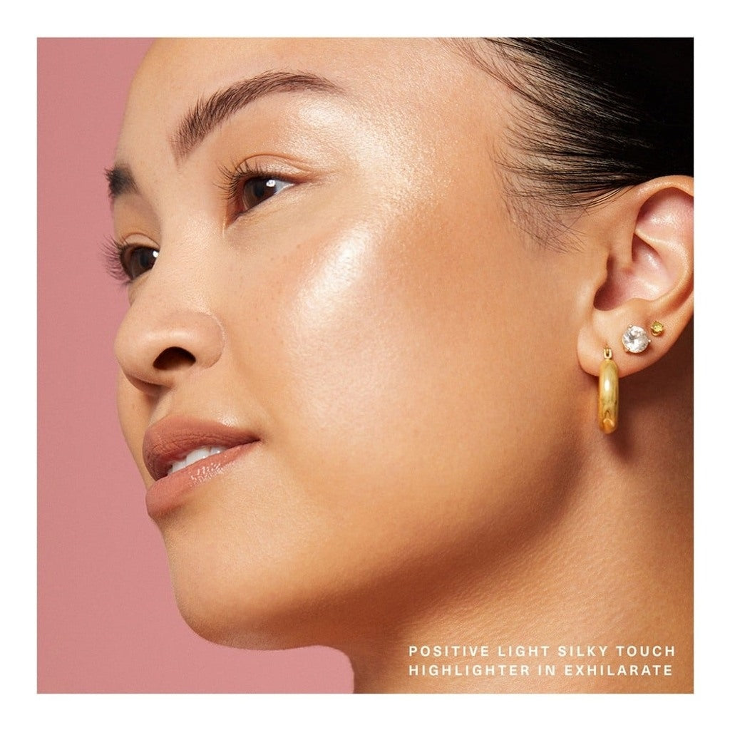 Rare Beauty Positive Light Silky Touch Highlighter, face makeup, luxury makeup products, cheeks, makeup for tv serial actress, fashion show, ramp makeup,  Buy premium makeup products online in India at pure pearl beauty at 20-60% discount, bold look
