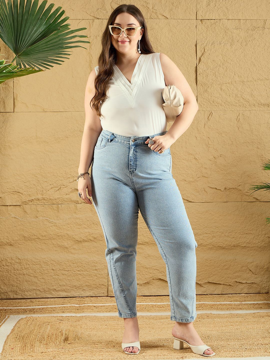 White Top for women, Solid, Regular length, V-neck, Sleeveless, Woven, curve, regular fitted top, Floral print, V-neck, sleeveless, no sleeves, Woven, Button closure, plus size tops, tops for big breast, big bust size, Buy western tops for women online at purepearlbeauty.com, at 50% discount, sale, limited edition, imported clothes, 4XL, 5X, 6XL, 7XL