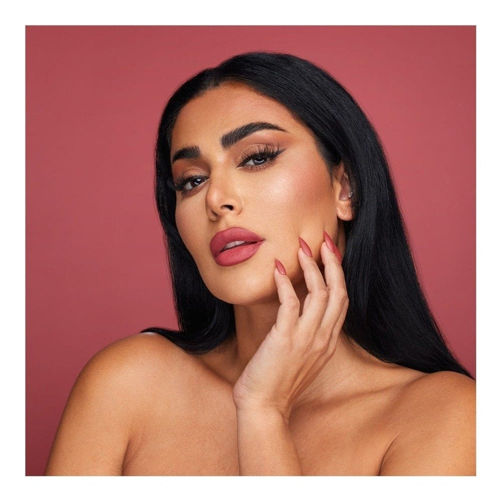 Huda Beauty, Liquid Matte Ultra-Comfort Transfer-Proof Lipstick, Retinoid, Anti Oxidants, Sulphate free, Paraben Free, Fragrance Free, Buy premium makeup products online in India at pure pearl beauty at 20-60% discount