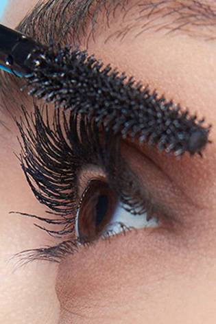 Maybelline New York Lash Sensational Sky High Lengthening and Volumizing Mascara, Very Black, For Full & Long Eyelashes, Ophthalmologist Tested, Waterproof & Smudge Proof| 6ml, Buy makeup products for men and women online in India at purepearlbeauty.com
