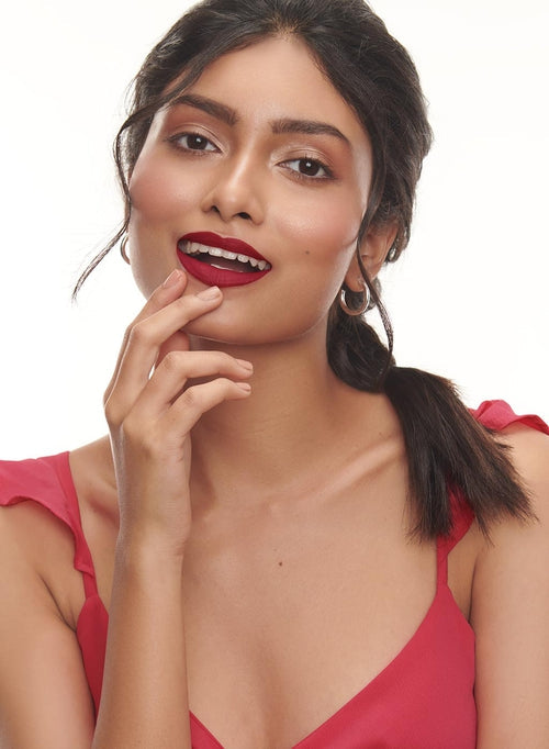 Sugar Limited-Edition La La Love 18HR Liquid Lipstick - 02 Scarlet Smitten