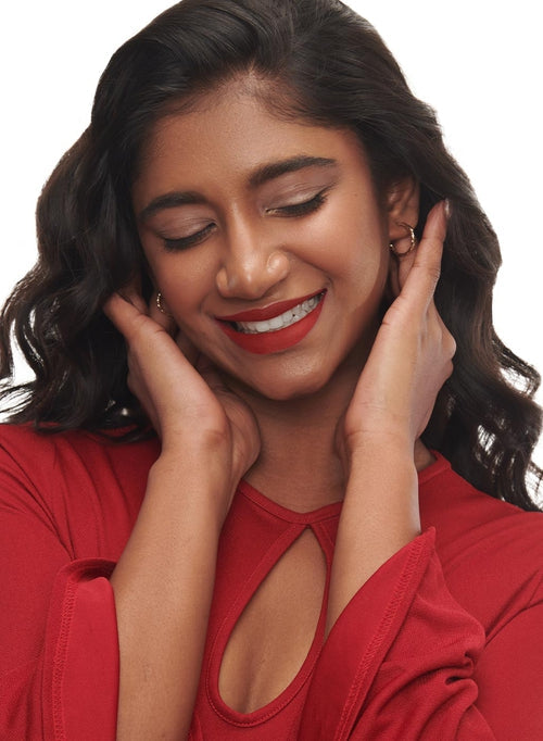 Sugar Limited-Edition La La Love 18HR Liquid Lipstick - 02 Scarlet Smitten